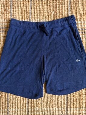 ALO Yoga | Shorts | Alo Yoga 5 Repetition Short | Poshmark